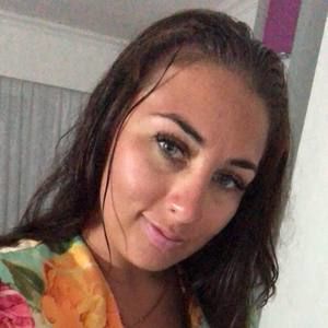 Meet your Posher, Em